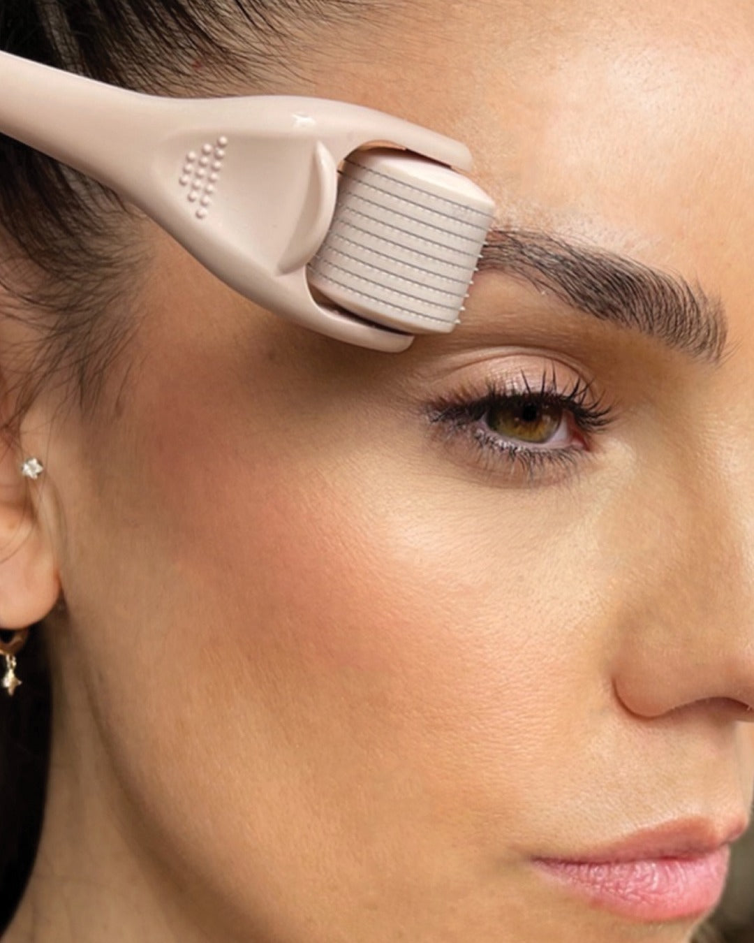 How to use a brow dermaroller safely: step by step